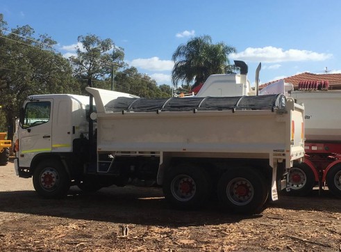 10t Hino Tipper 1