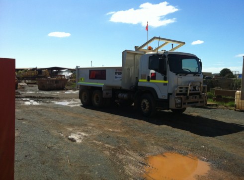 12 Ton Isuzu Tipper Truck