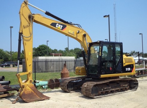 12 Tonne Cat Excavator 1