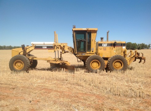 120H Caterpillar Grader 2