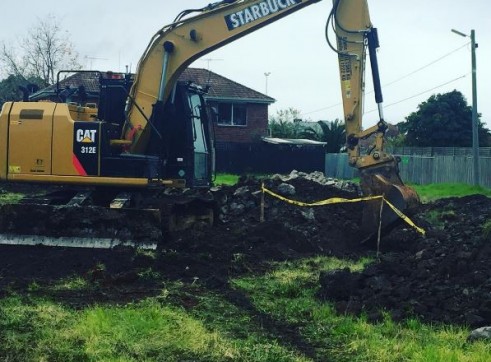 12T Caterpillar Excavator 