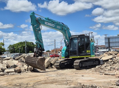 13-15 Ton Excavators 1