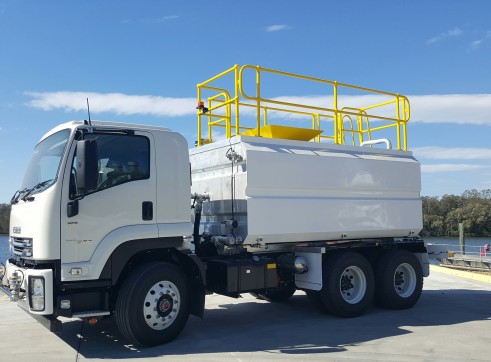 13,500 lt Water Truck 1