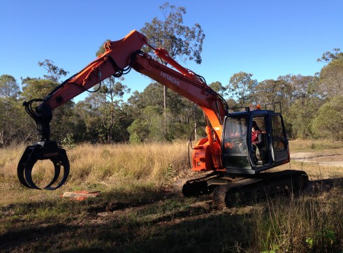 13 Tonne Hitachi Excavator  2