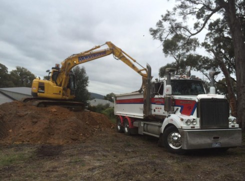 13.8T Komatsu Excavator 2