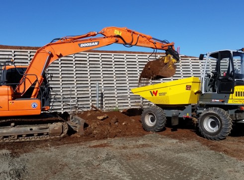 14 tonne Doosan excavator