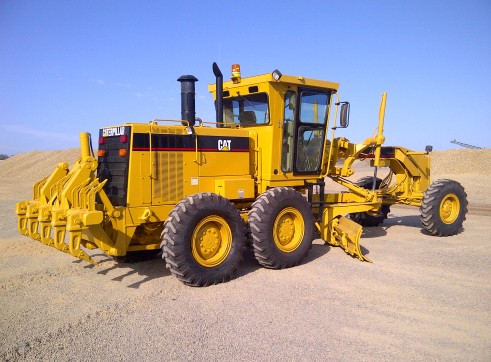 140H Cat Grader  1