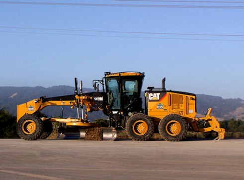 140m Cat Grader   1