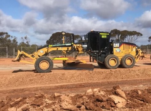 140M Grader w/GPS