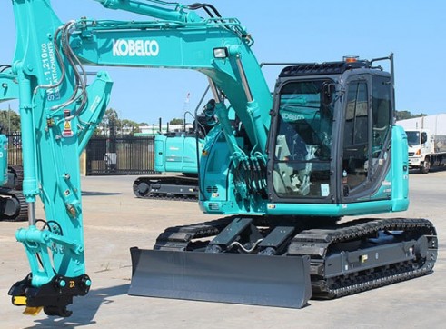 15T Kobelco Excavator 1