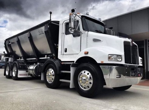 15T Live Bottom Rigid Truck