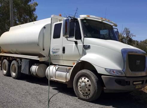 16,000L CAT Water Truck 1