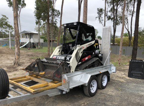 1.6T Posi-Track, Bobcat, Skid Steer. Tight access machines 3