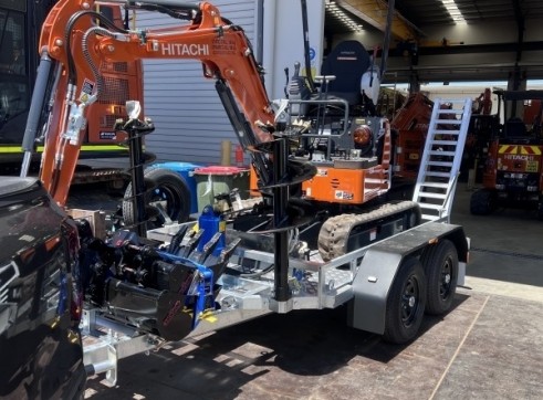 1.7T Hitachi Excavator 1