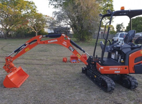 1.8T Kubota Mini Excavator 1