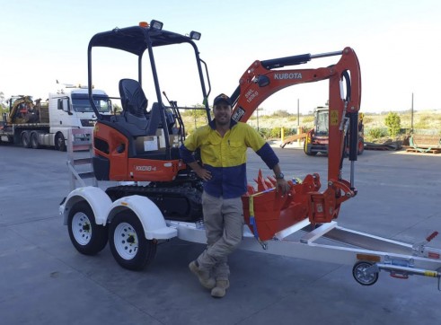 1.8T Kubota Mini Excavator 6