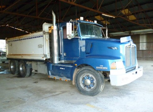 1996 Kenworth 440 Tandem Tipper 1