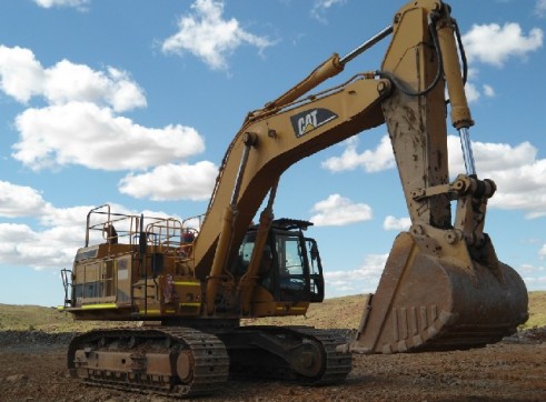 1x CAT 365 CL ME Excavator 2