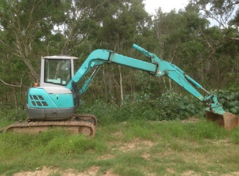 2000 Kobelco hydraulic excavator 6 tonne 1