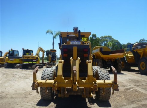 2001 CAT 140H Grader 1