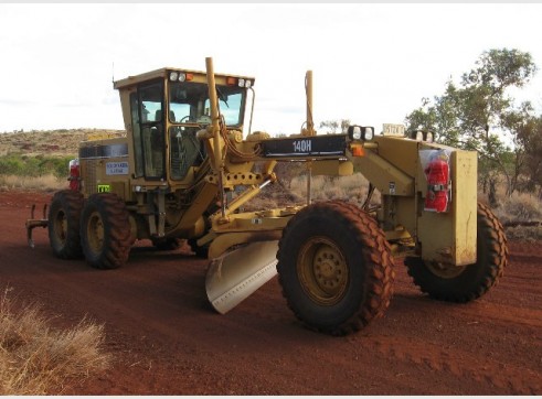 2001 Caterpillar 140H Grader 2