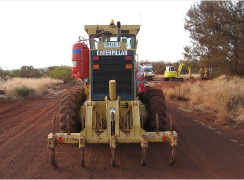 2001 Caterpillar 140H Grader 3