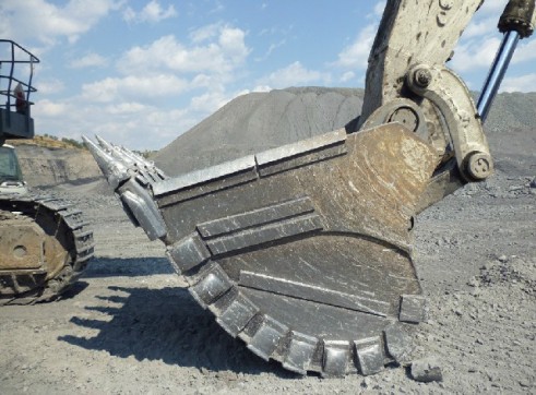 2004 LIEBHERR 120T EXCAVATOR 3