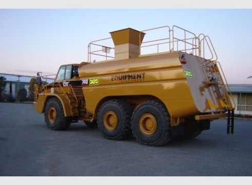 2005 CAT 740 Water Cart (H6630) 2