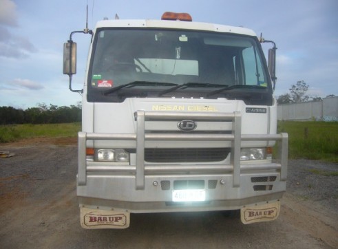 2005 Nissan UD 10m tipper 2