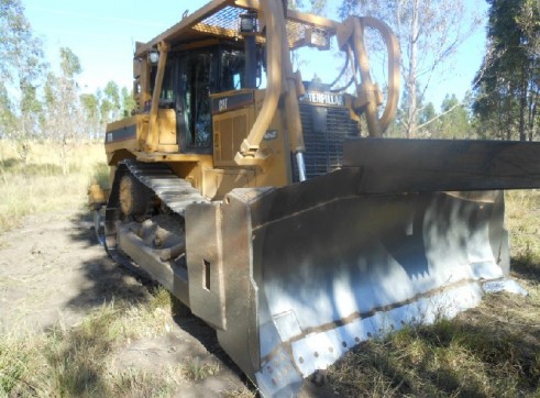 2007 D7R Dozer 1