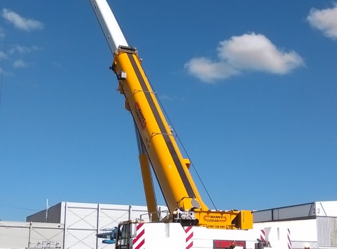 200T All Terrain Crane 3