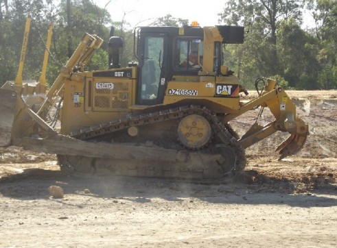 2011 CATERPILLAR D6T DOZER 1