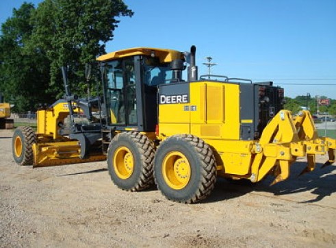 2012 JOHN DEERE 770G Grader 1