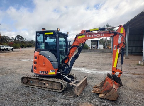 2013 3.3T Hitachi Excavator 1