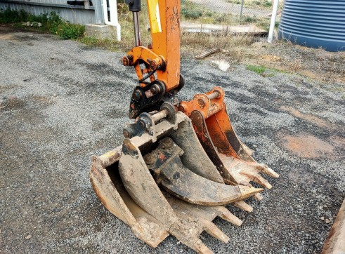 2013 3.3T Hitachi Excavator 4