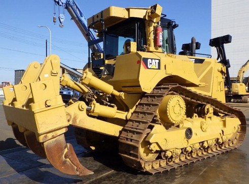 2015  D8T Dozer