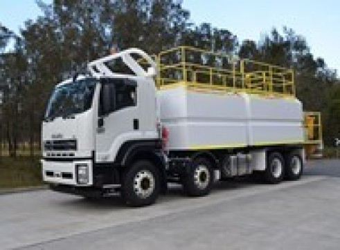 2017 Isuzu FYH 2000 8x4 Service Truck 9,000Lt Diesel & 7 x 700Lt Oil