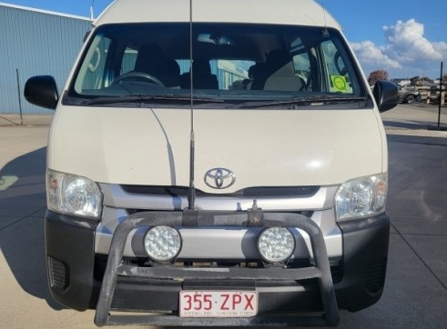 2017 Toyota 4X4 Bus 2