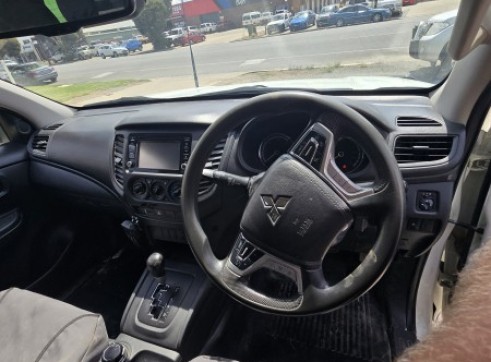 2021 Mitsubishi triton 5