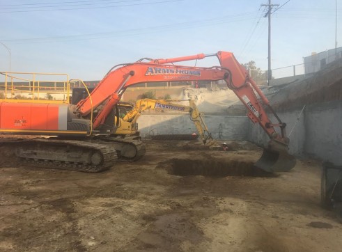 20T Hitachi Excavator 10