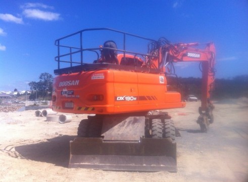 20T Wheeled Excavator 2