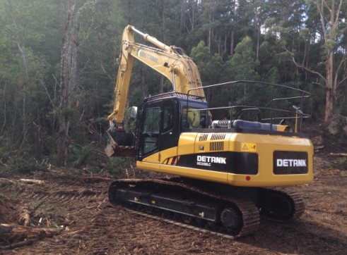 22 Tonne Excavator 1