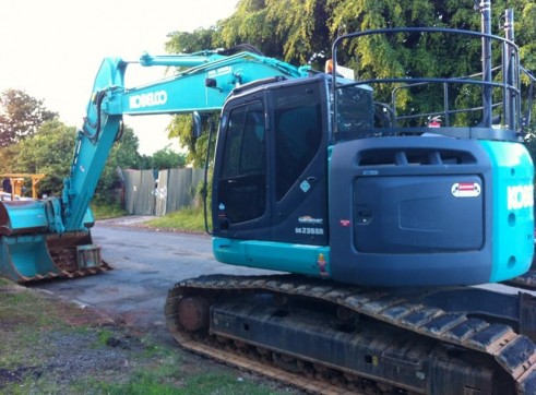 23 ton excavator