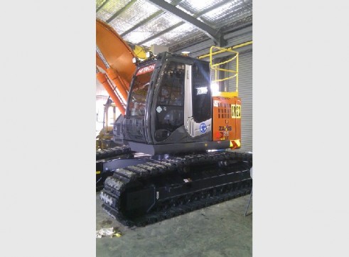 23 ton excavator with GPS 4