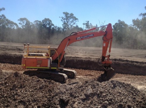 24T ZX240LC Hitachi Excavator 2