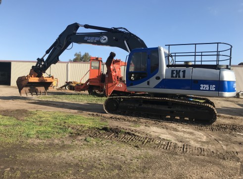 25T Excavator 3