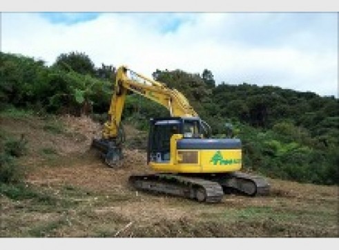 25T Excavator w/Groomer or Tree Grab