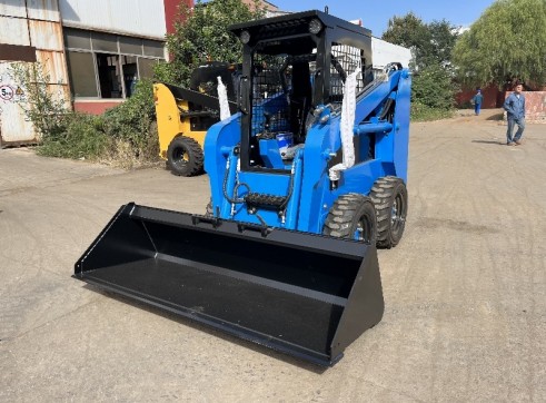 2.6T Wheeled Skid Steer 5