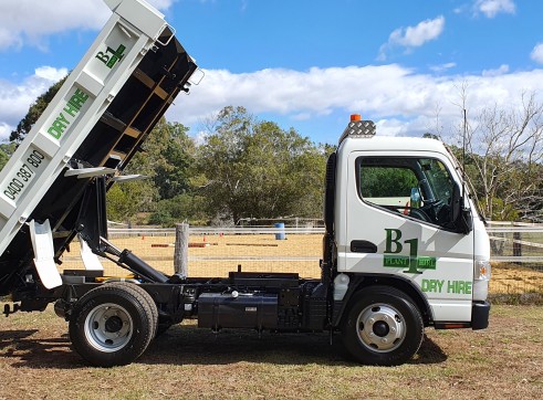 2t Tipper Fuso Canter