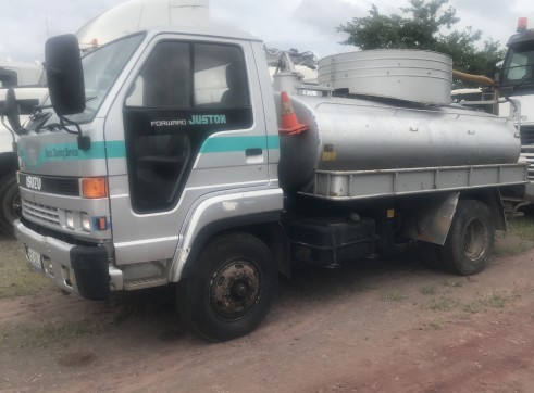 3,700L Mini Vacuum Truck 1